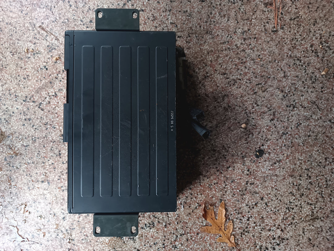 Volvo SC Radio Type 6 Disc CD Changer 9166800 Used