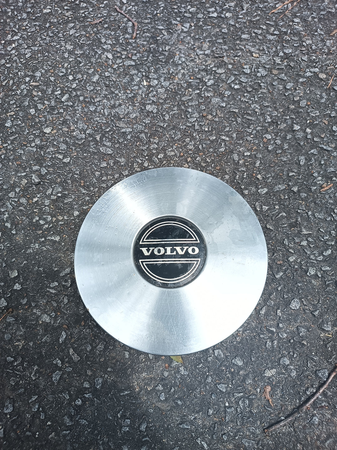 Volvo 240 Metal Hub Cap 10" Used