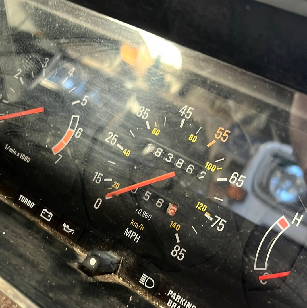 Volvo 240 Turbo Instrument Cluster r0980 Used