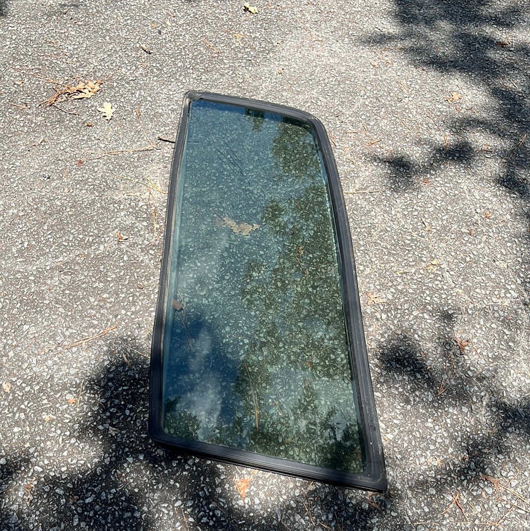 Volvo 240 Wagon Rear Glass Passenger used