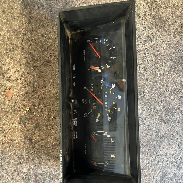 Volvo 240 Turbo Instrument Cluster r0980 Used