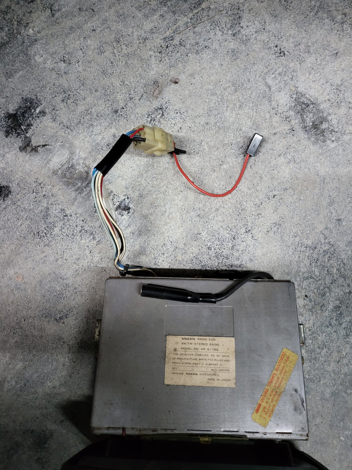 Volvo 240 Radio Used