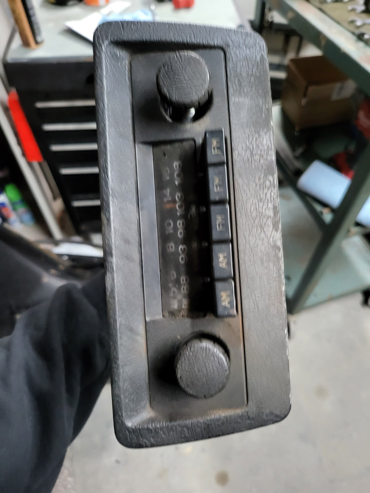 Volvo 240 Radio Used