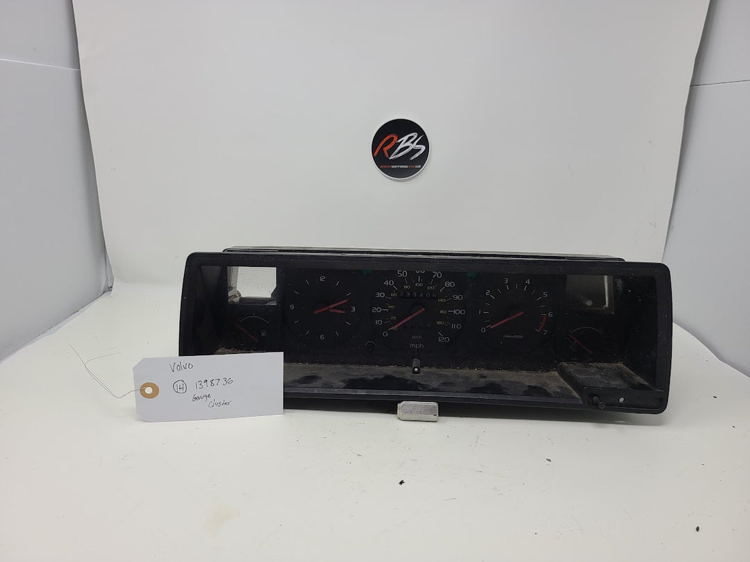 Volvo 740 1398736 Gauge Cluster 233k