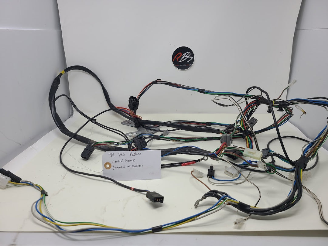Volvo 1989 780 Bertone Central Harness (Grounded At Shifter)