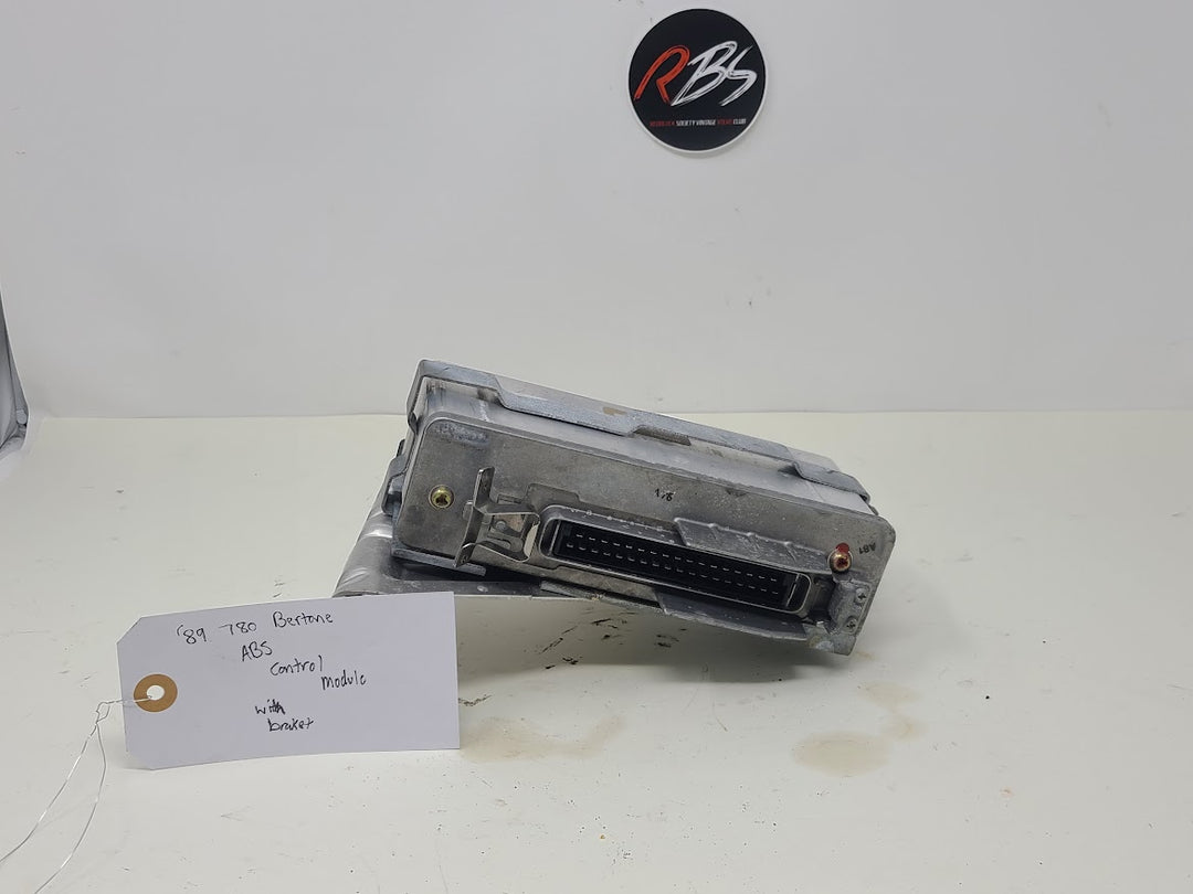 Volvo 1989 780 Bertone Control Module With Bracket