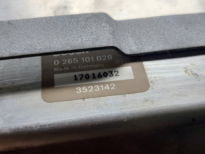 Volvo 1989 780 Bertone Control Module With Bracket