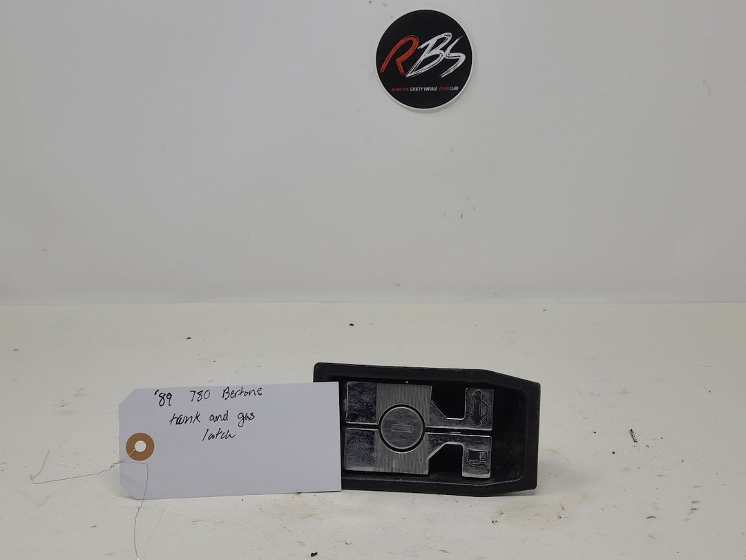 Volvo 780 Bertone Trunk And Gas Latch