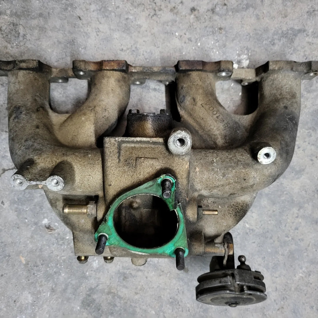 Volvo LH Intake + Fuel Rail Used