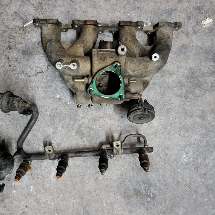 Volvo LH Intake + Fuel Rail Used
