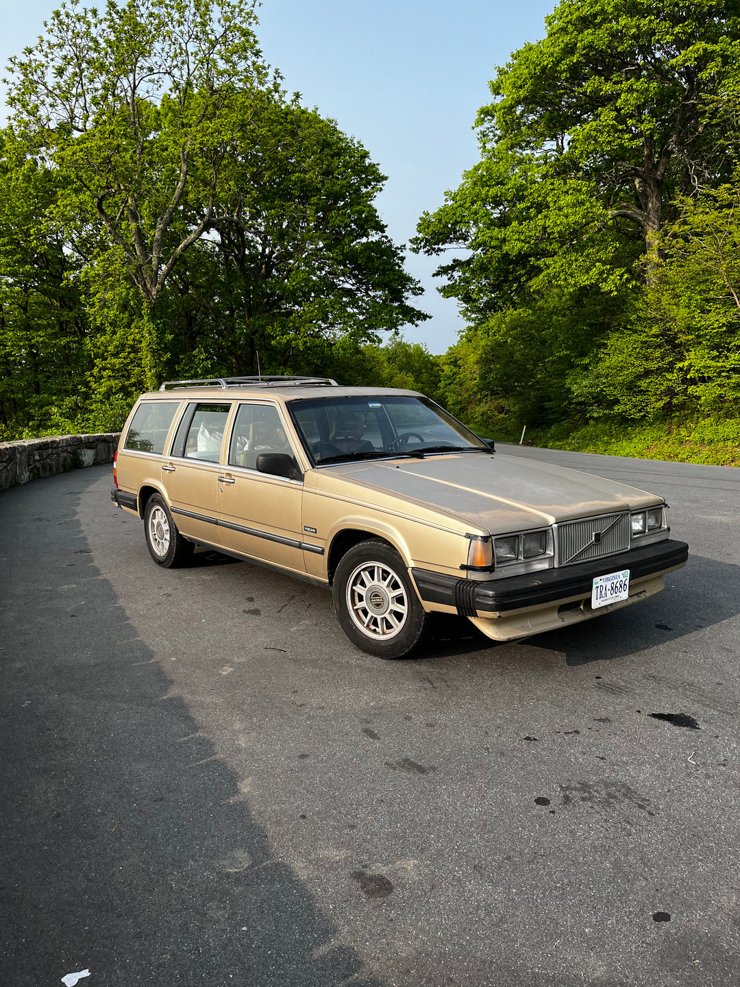 1988 Volvo 740 - SOLD