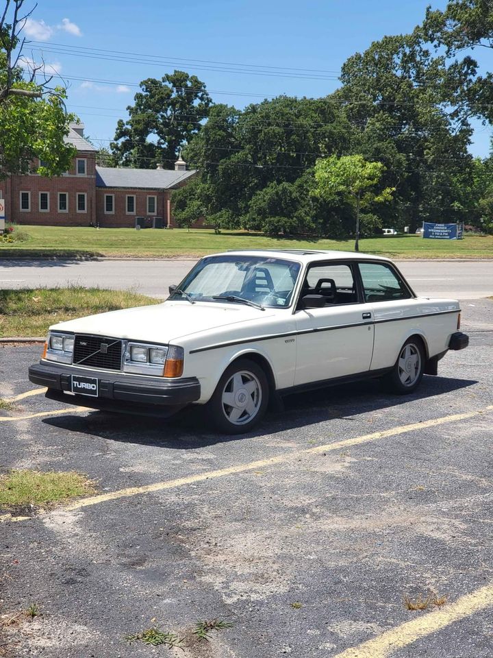 1982 Volvo 242 Turbo - $17000