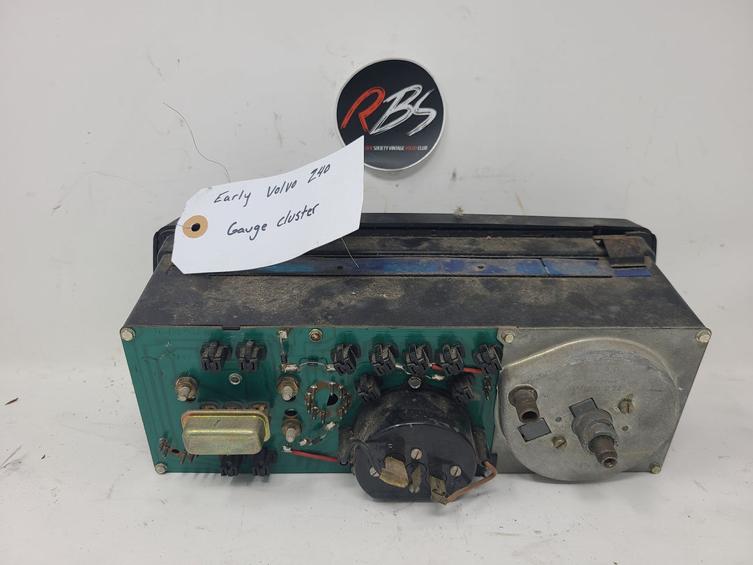 Early Volvo 240 Gauge Cluster Speedometer Instrument Panel OEM 1975-1979