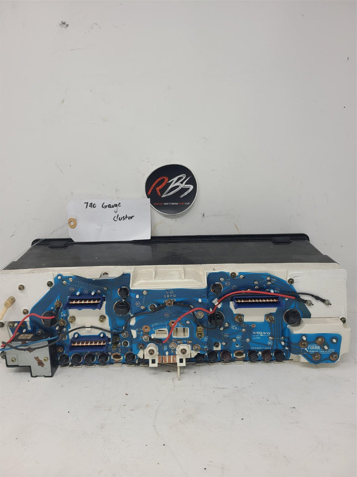 Volvo 740 Gauge Cluster Instrument Panel Speedometer OEM 1986–1990