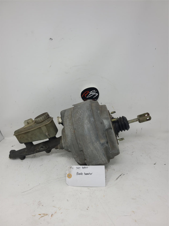 Volvo 740 Brake Booster w/ Master Cylinder 1991 OEM Genuine Factory Part