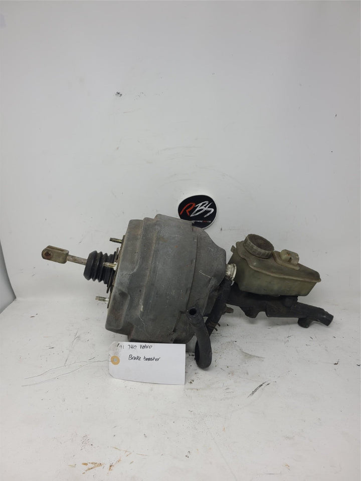 Volvo 740 Brake Booster w/ Master Cylinder 1991 OEM Genuine Factory Part