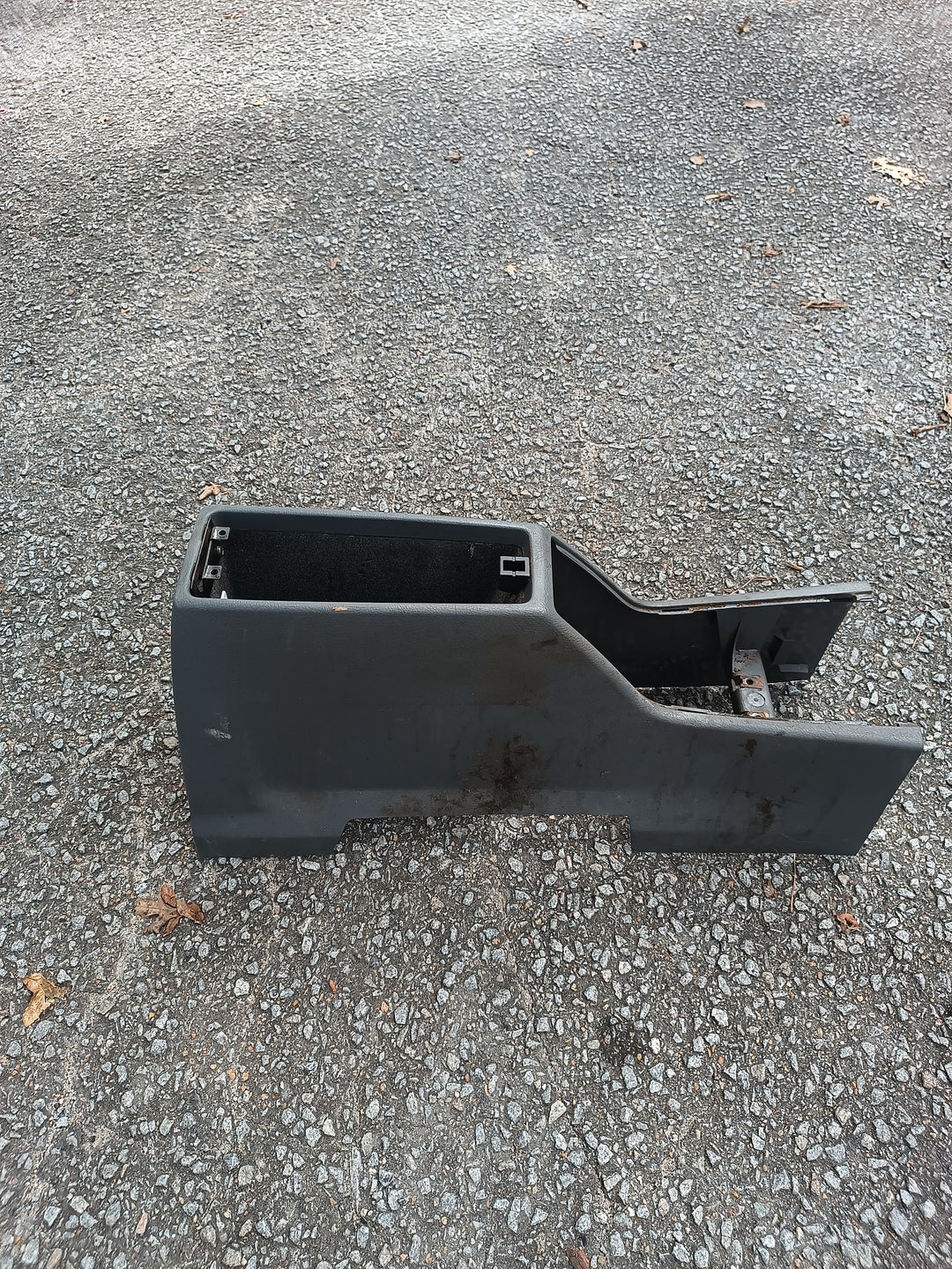 Volvo 740/940 Center Console Gray Used