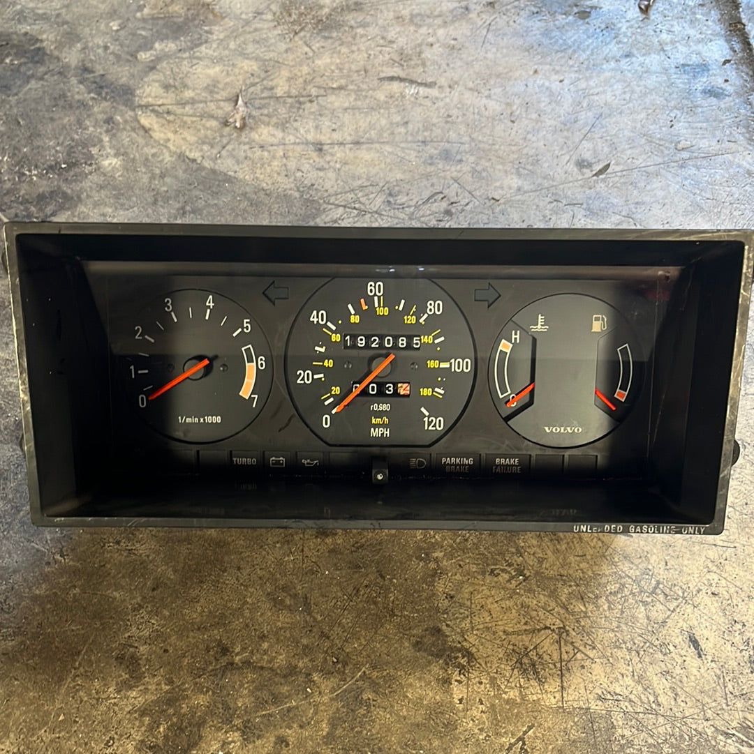 Volvo 240 Turbo Instrument Cluster r0980 Used
