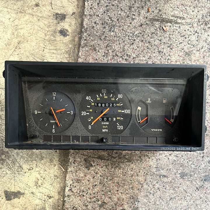 Volvo 240 Instrument Cluster K40168 Used